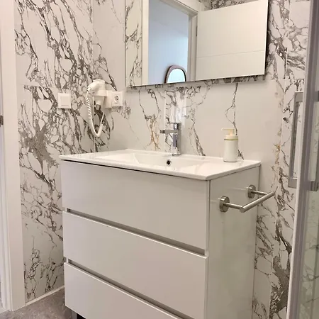Lejlighedshotel Dozzze Romeo 3*
