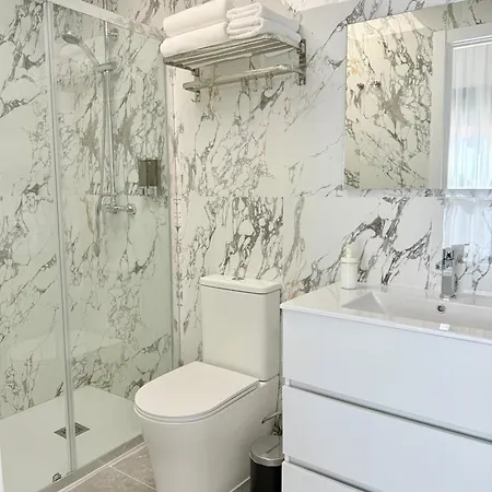 Dozzze Romeo Apartmanhotel